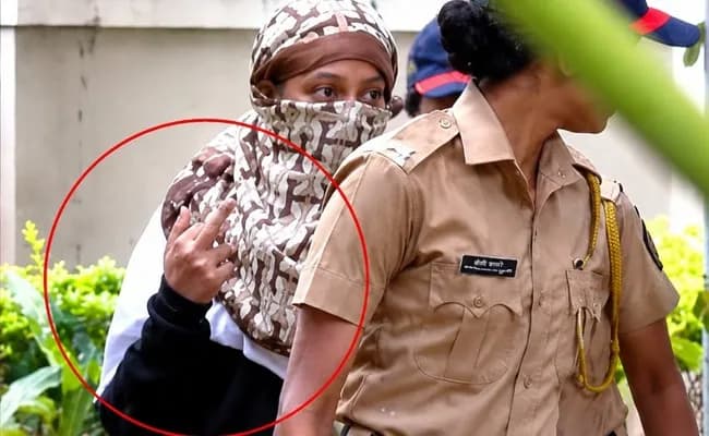 Ketan Murder Siya Show Middle Finger