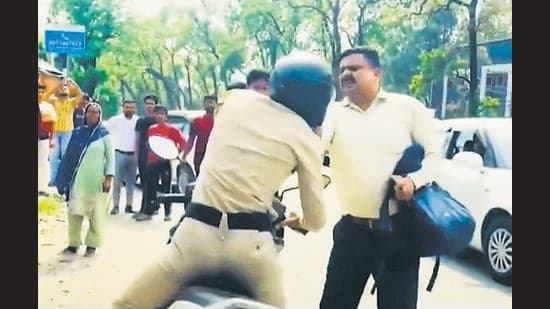 Road Rage Up Man Held For Assaulting Constable In Himachal