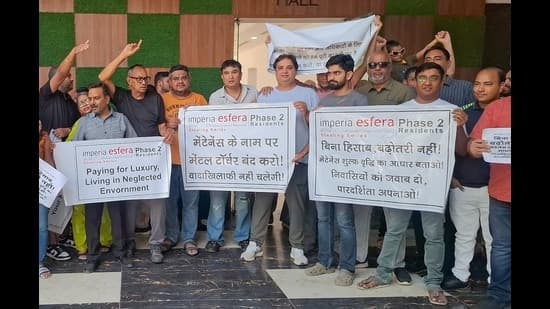 Gurugramresidents Protest Maintenance Fee Hike Flag Safety Lapses In Sec 37c