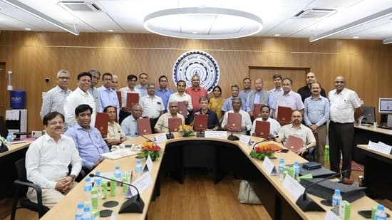 Iit Delhi Signs Mou With 18 Nits For Student Exchange And Higher Studies Opportunities
