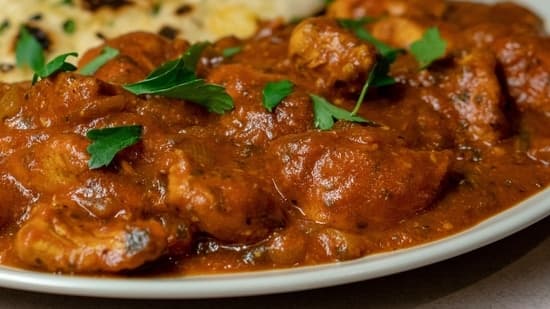Tired Of Eating Dry Pan Fried Chicken Try Juicy Creamy Garlic Mushroom Chicken Tikka Recipe 51g Protein 470 Calories