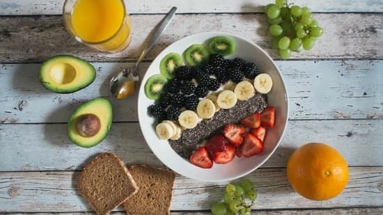 Chronic Inflammation Troubles Doctor Shares 6 Foods That May Help Calm The Body Naturally