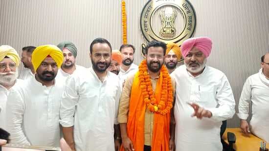 Aap Sweeps Mayoral Polls In Barnala Bathinda Moga