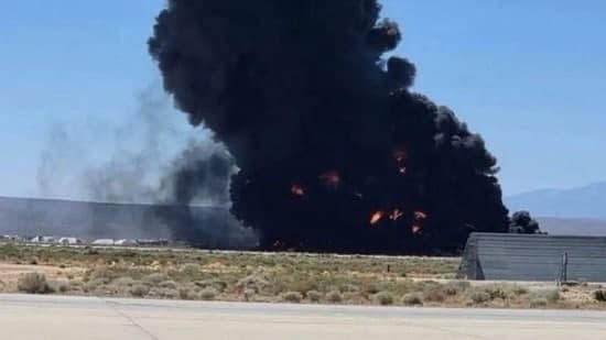 California Edwards Afb B 52 Crash Videos Show Massive Smoke As Bomber Plane Goes Down