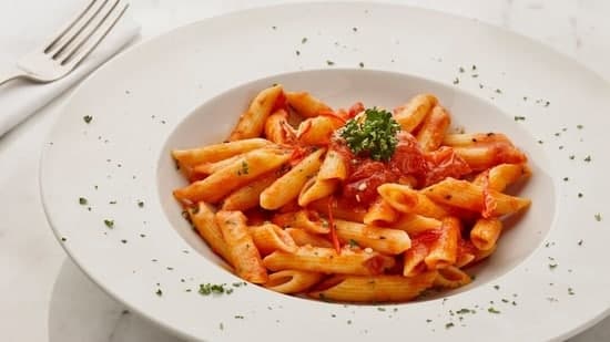 Craving A Fuss Free Bowl Of Comfort Food Try Chef Sanjeev Kapoors Creamy One Pot Pasta Recipe That Is Super Easy