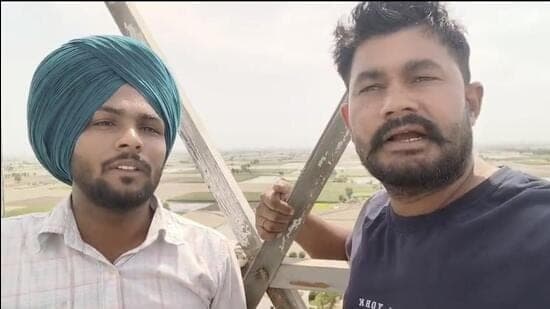 Two Jobless Teachers Held For Climbing Mobile Tower In Punjab Cm S Village