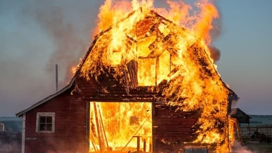 Molalla Coleman Ranch Fire Update Massive Barn Fire At South Feyrer Park Road In Oregon Scary Videos Emerge