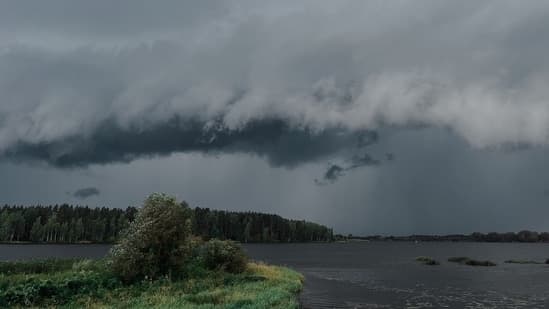 North Carolina Alert Hampton Roads Faces Thunderstorms As Humid Conditions Spark Heavy Rain Damaging Winds Risk