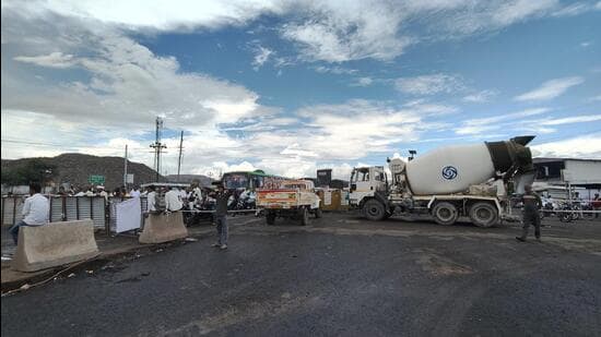 Traffic Stopped For 2 Hrs At Dive Ghat More Blocks Planned