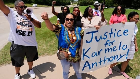 Who Is Sammie Lee Texas Woman Alleges She Was Brutally Assaulted By Karmelo Anthony Supporters At A Bar One Arrested