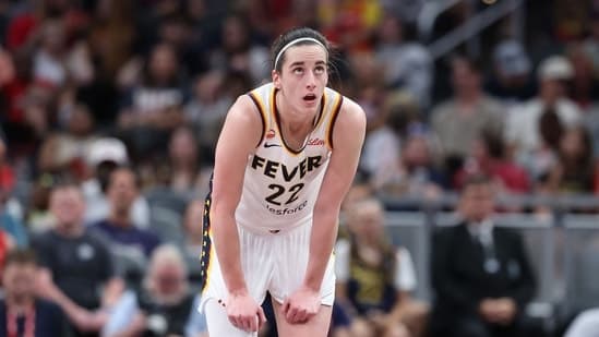 Indiana Fever Caitlin Clark Takes Brutal Blow To Neck Wnba Suspends Phoenix Mercury Alyssa Thomas Watch Video