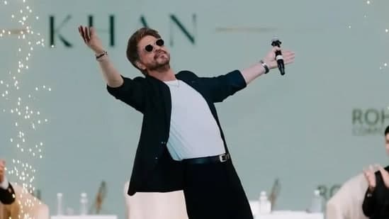 Shah Rukh Khan Celebrates 34 Years In Bollywood In Mangalore Dances To Chammak Challo Relives Ddlj Moments Watch