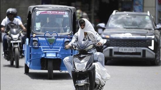 High Humidity Turns 39 7 C Into 45 8 C Ordeal In Lucknow