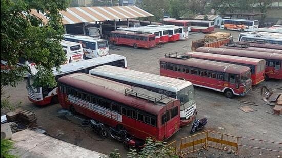 States Issues One Month Ultimatum To Msrtc Officials To Generate Revenue