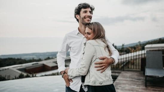 Why Are More Indians Becoming Dink Couples Relationship Expert Reveals The Reasons Behind The Growing Trend