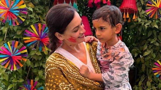 Internet Slams Dia Mirza After 5 Year Old Son Avyaan Schools Delivery Boy Over Plastic Bags Soha Ali Khan