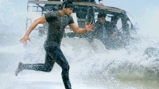 Jaya Janaki Nayaka Khoonkhar First In World To Cross 1 Billion Views Youtube Boyapati Srinu