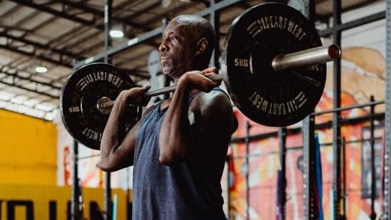 Lifting Heavy Weights Surgeon Warns That Incorrect Weightlifting Can Trigger Hernia Shares 4 Signs To Watch Out For