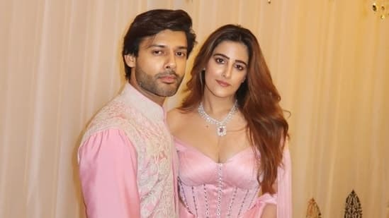 Stebin Ben Breaks Silence On Viral Video Of His Mother Ignoring Nupur Sanon Kriti Sanon