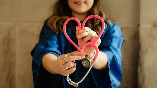 From Juice Cleanses And Supplements To Wearable Gadgets Cardiologist Explains Which Wellness Trends Benefit Your Heart