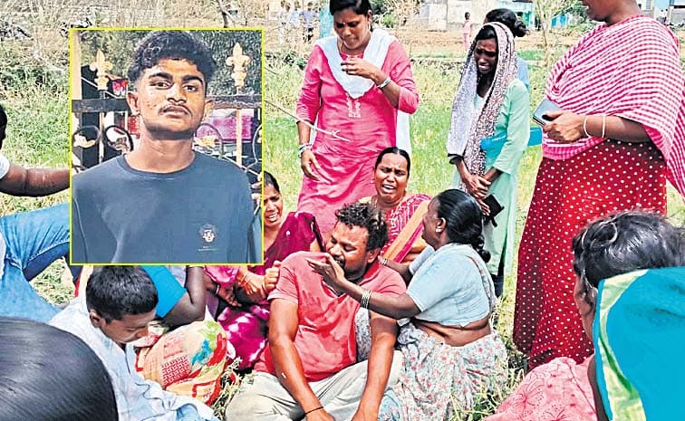 కాలేజీకెళ్లినా.. బతుకుదువు బిడ్డా