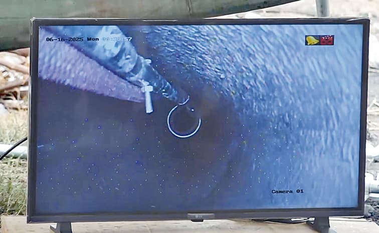 బోరుబావిలో నాలుగేళ్ల చిన్నారి