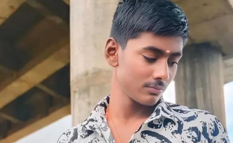బస్సులోంచి తెగిపడిన తల