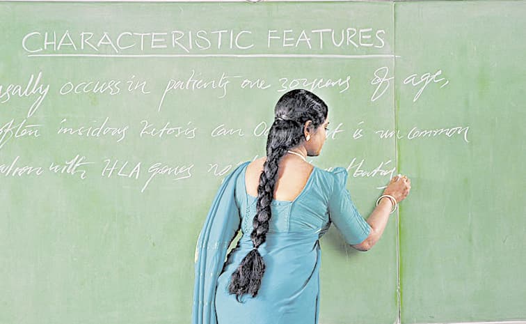 ఉపాధ్యాయుల పదోన్నతులపై సర్కారు మౌనం