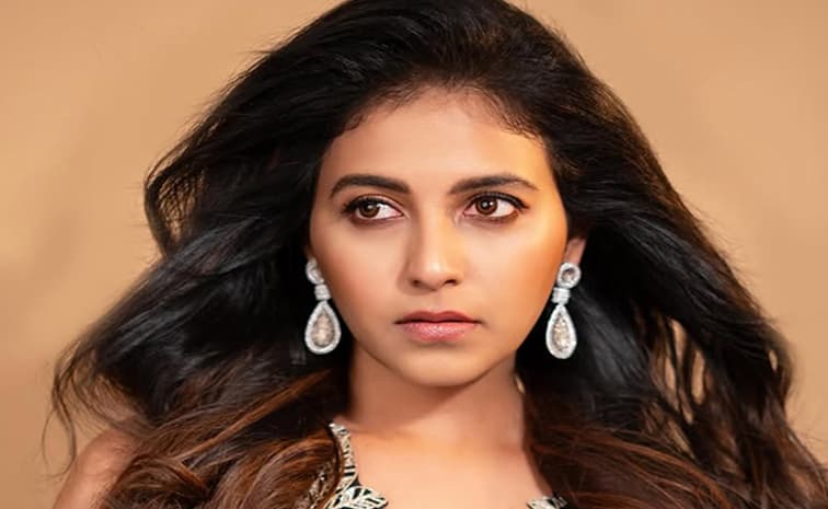 వేధిస్తుంటే రాఖీ కట్టా.. నాకే షాకిచ్చాడు