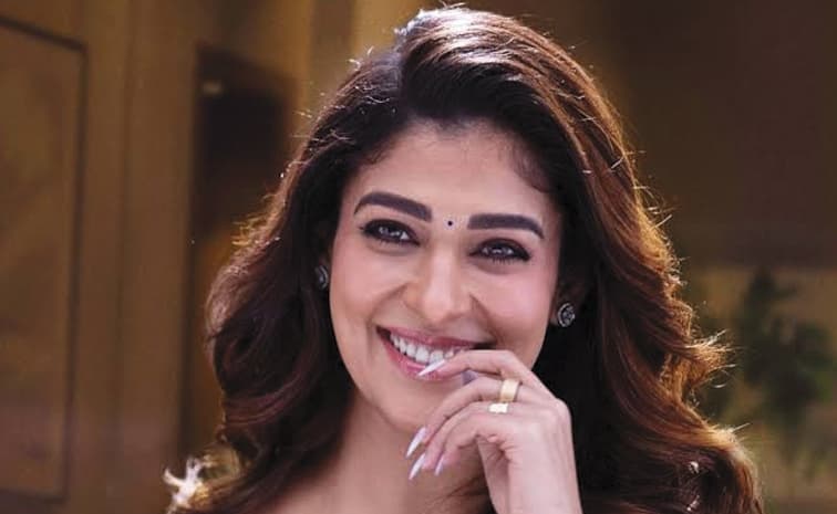 టాక్సిక్ లో టాప్ ఛైర్ ఆమెదే