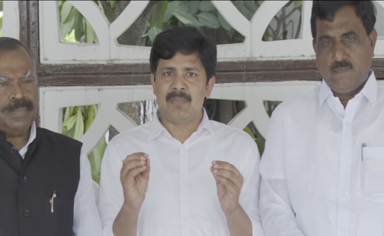 కేంద్రమంత్రి ప్రహ్లాద్ జోషిని కలిసిన వైఎస్సార్ సీపీ ఎంపీలు