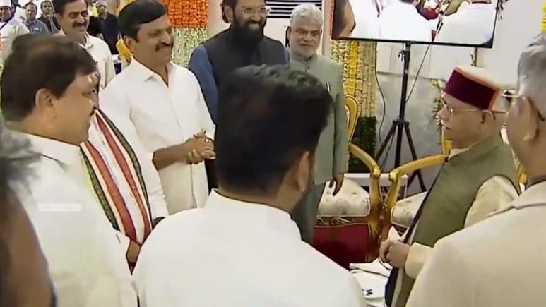 లోక్ భవన్ లో గవర్నర్ తేనీటి విందు