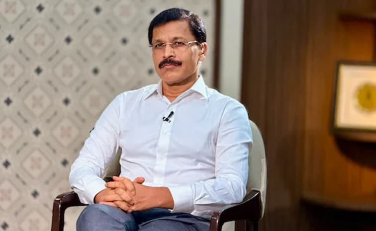 నెలల్లోనే చుక్కలు చూపిస్తున్నాడుగా.. పొలిటికల్ ఎంట్రీ ఖాయమేనా