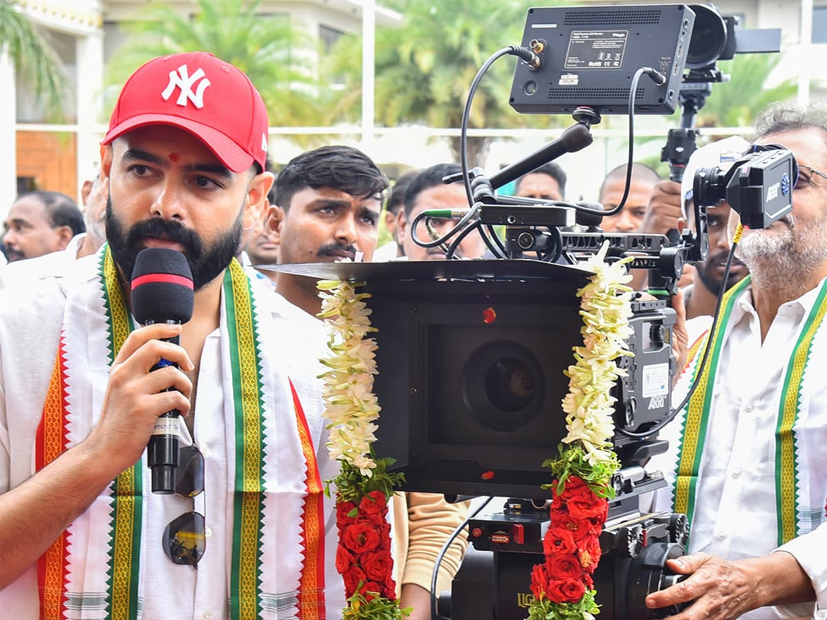 సందడిగా రామ్ కొత్త సినిమా లాంచ్ ఫొటోలు