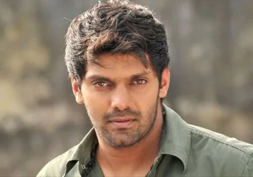 హీరో ఆర్యపై చీటింగ్ కేసు నమోదు