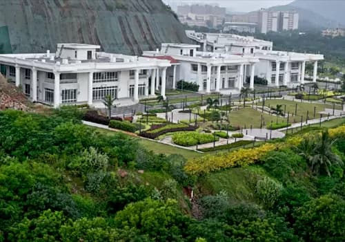 ఇక రుషికొండ ప్యాలెస్ హోటల్ రంగానికి