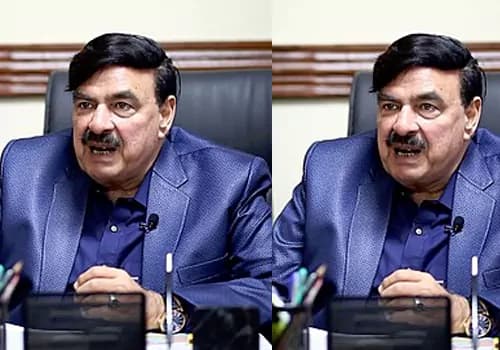 ఉగ్రవాదులతో వేదిక పంచుకున్న పాక్ మాజీ మంత్రి.. ఇండియా అంతు చూస్తామంటూ హెచ్చరిక