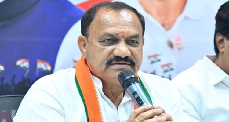 కేసీఆర్ , కేటీఆర్ ఎందుకు స్పందించట్లేదు