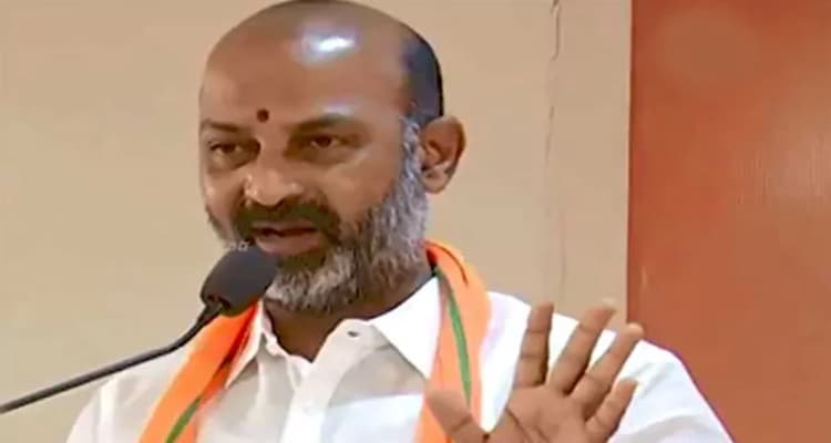 మెట్రో ప్రాజెక్ట్ ను ఎవరూ అడ్డుకోవడం లేదు