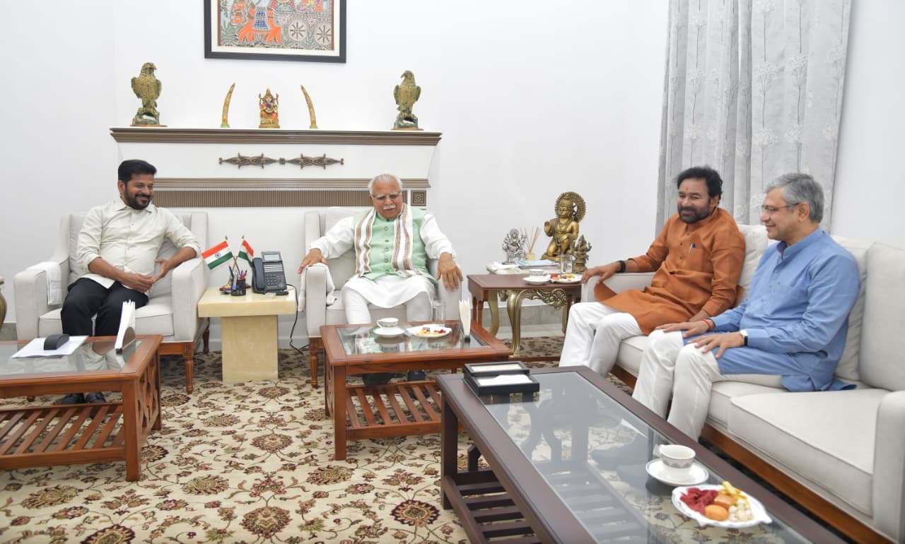 కేంద్రమంత్రి ఖట్టర్ తో సీఎం రేవంత్ రెడ్డి భేటీ