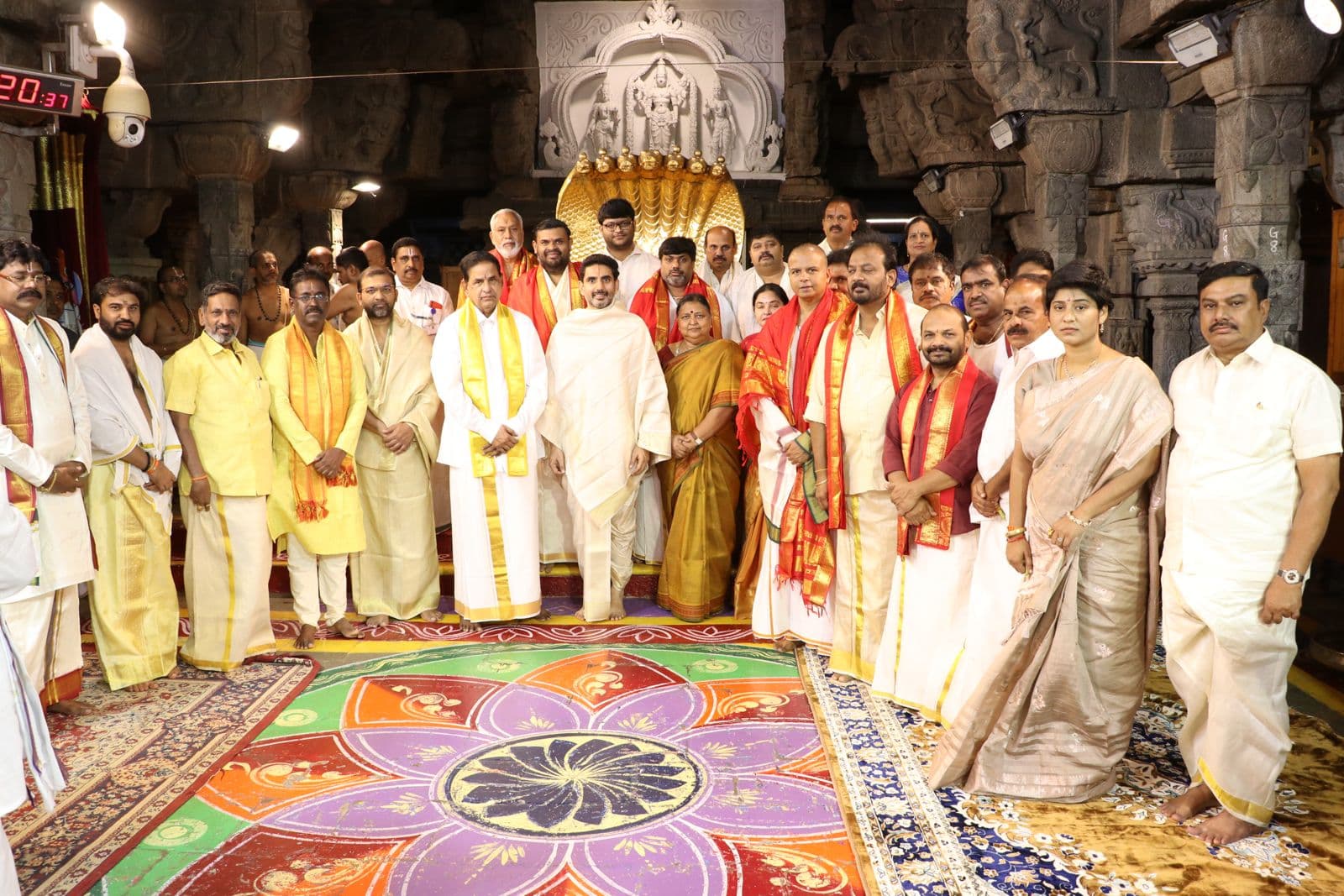 తిరుమల శ్రీవారిని దర్శించుకున్న మంత్రి లోకేష్